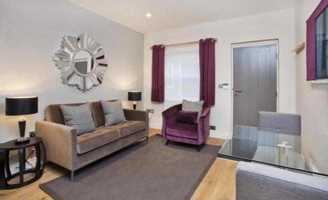 Bootes Cottage Image 1