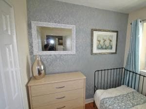 Boswell - Balcony Apartment Image 2