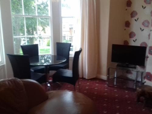 Crown Spa Apartment 13 Image 3