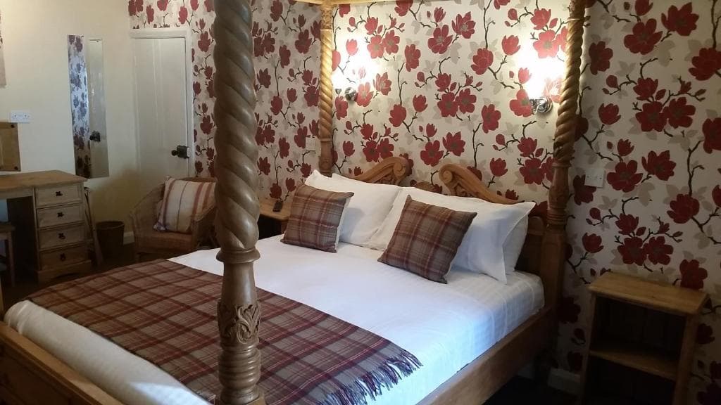 The Wheatsheaf Inn Image 1