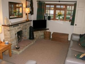 Holly Cottage Image 2