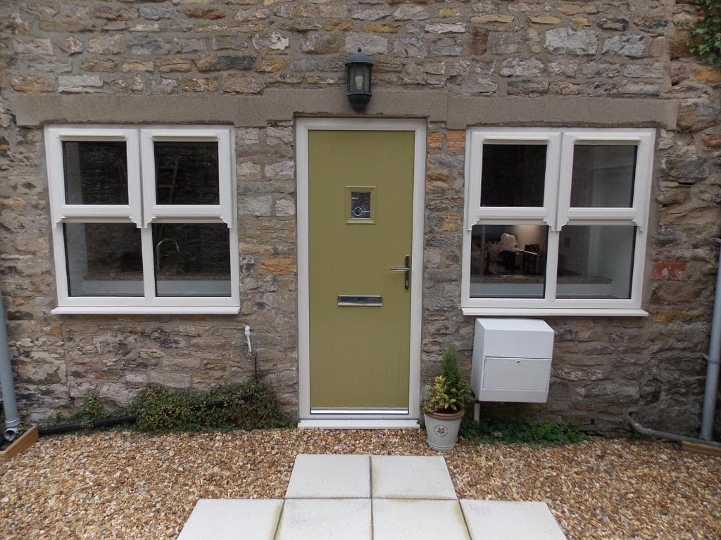 Fryers Cottage Image 1