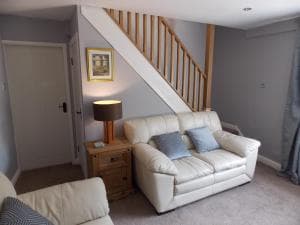 Fryers Cottage Image 2