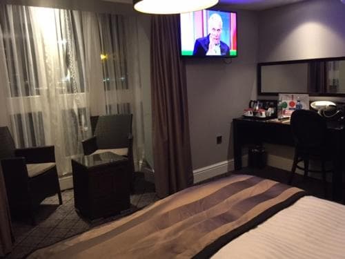 The Angel Hotel Wetherspoon Image 1