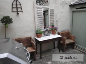 Trembling Madness Apartments Image 2