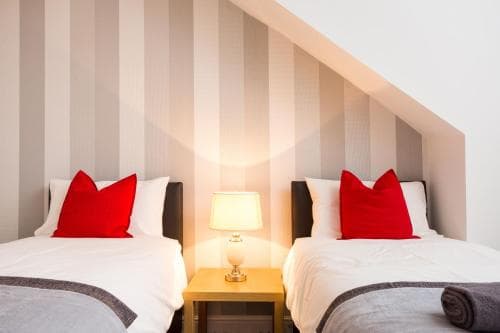 Highfield House Image 3