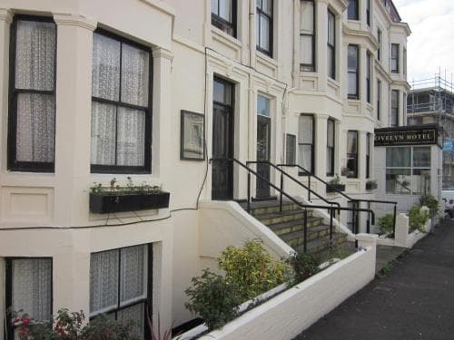 Rivelyn Hotel Image 3