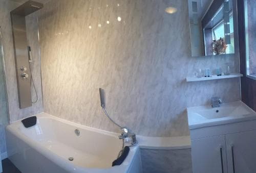 Fox & Hound Hotel Image 1