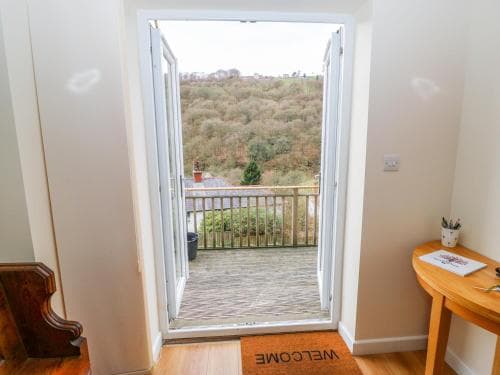 Lower Greenwood View Image 2