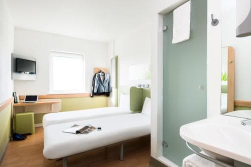 ibis budget Leeds Centre Crown Point Road Image 2