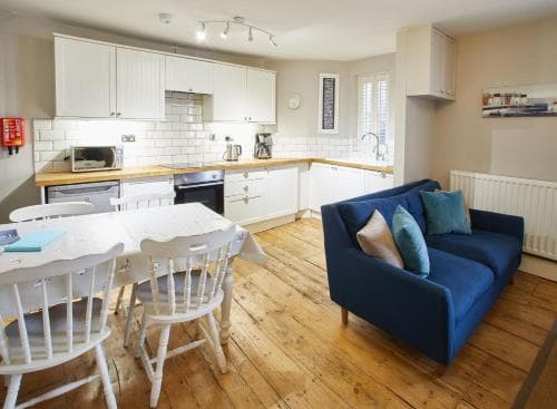 Host & Stay - The Gull's Nest Apartment Image 5