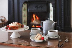 Crow Hall - Luxury Holiday Accommodation Image 2