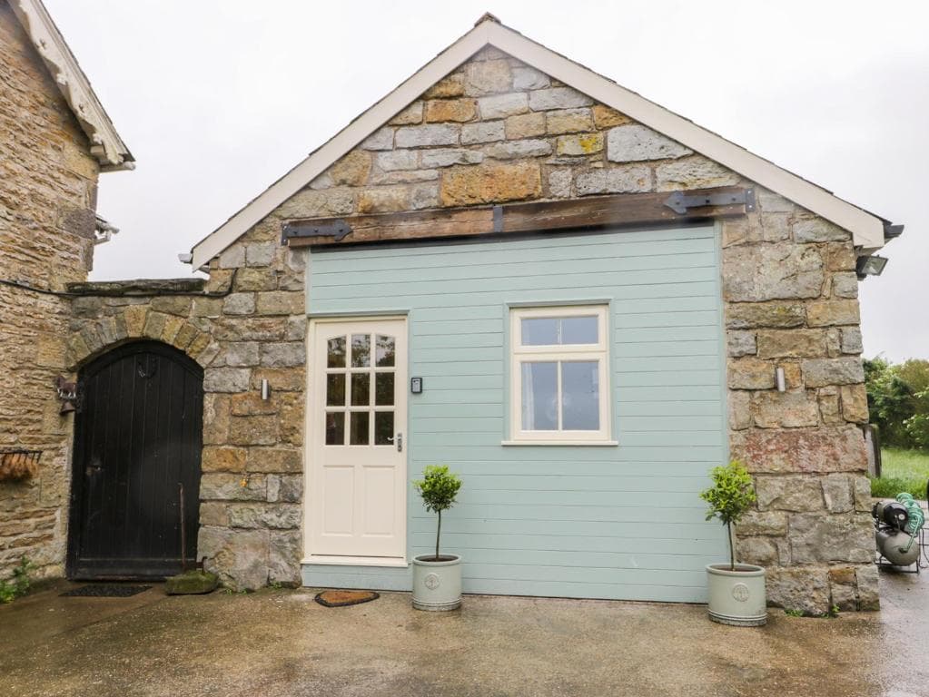 Swallows Nest Image 2