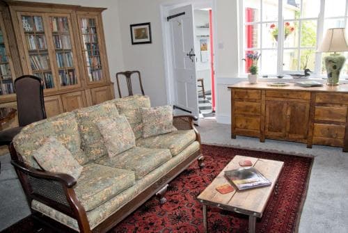 20A St Hilda's Image 2