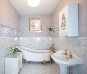 20A St Hilda's Image 1