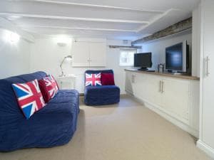 Rooftops Cottage Image 2