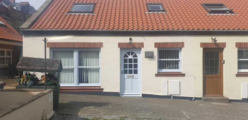 Swales cottage Image 1