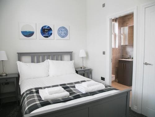 71 East Parade Image 1