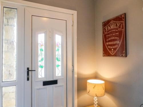 2 Ings Avenue Image 5