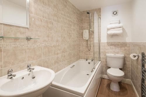 Fayvan Apartments Image 1