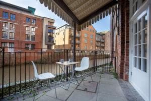 Waters Edge at Cocoa Suites Image 2