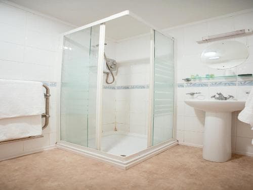 OYO The White Horse Image 3