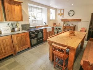 Salmon Cottage Image 3