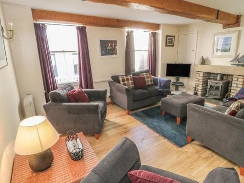 Salmon Cottage Image 4