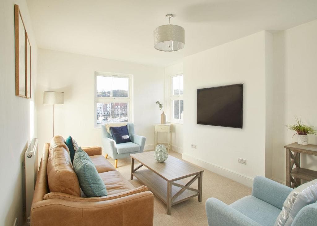 Host & Stay - Osborne House Image 1