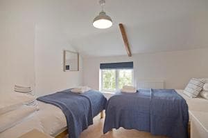 Off-street parking Countryside views Log burner Image 2