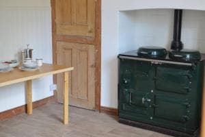 Spacious Victorian Townhouse near HCC with off street parking Image 2