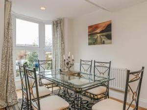 Park Road Apartment Image 4