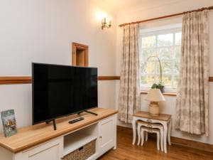 Manor Cottage Image 2