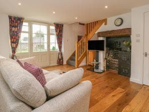 The Farmhouse Kitchen Image 4