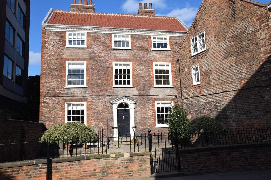14 St Saviours Place, YORK Image 3