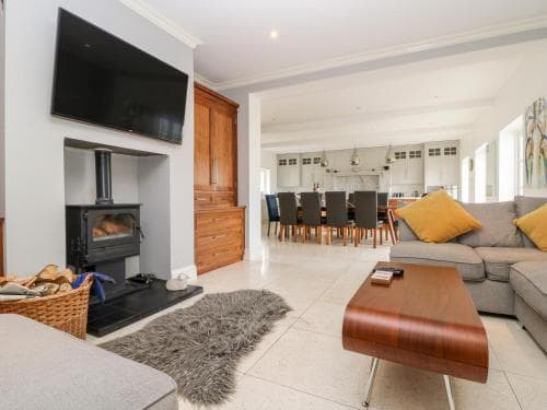 Green End House Image 2