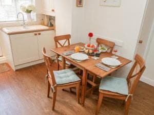 Dove Cottage Image 2