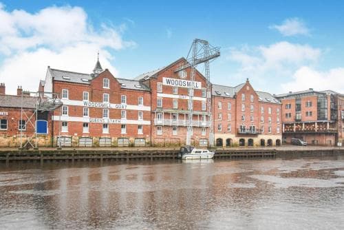 Riverside Apartment at Woodsmill Quay Image 3