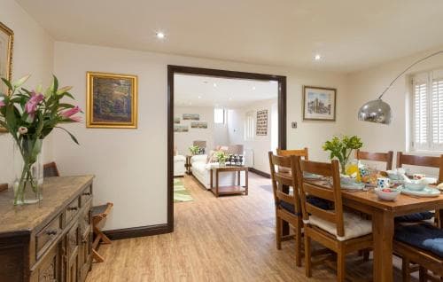 Rose Cottage, Filey Image 3