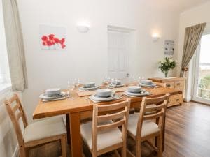 8 Mere View Avenue Image 1