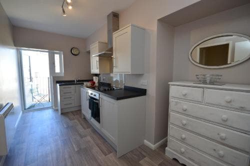 Endeavour Returns Holiday Apartment Image 3