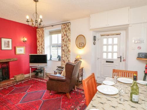 Middle Cottage Image 2