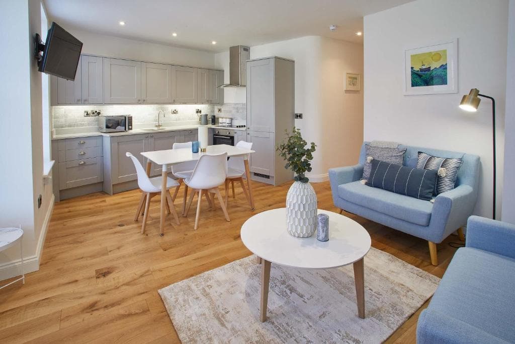 Host & Stay - The Birds Nest Apartment Image 12