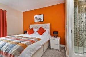 Exclusive - Stunning City Centre House! Parking Image 2