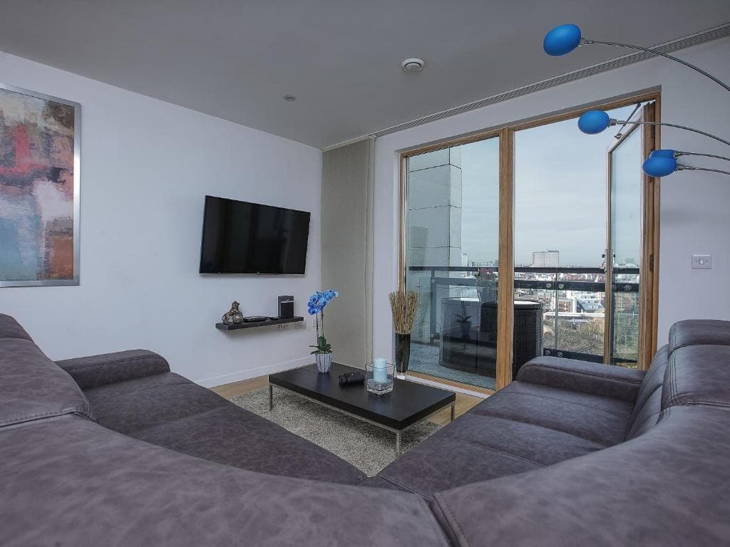 Central Leeds Penthouse Image 3