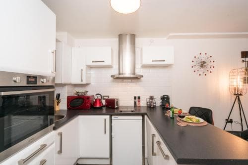 Posh Parlour By Jesouth Image 2