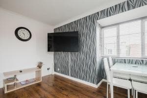 Hullidays - 'Old School Penthouse' Trinity Square Image 1