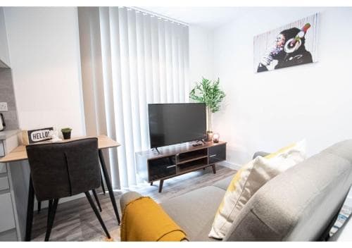 Kelham Gate Central Apartments - Near Peaks, Crucible, Utilita Arena Image 3