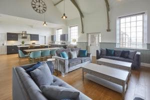 Host & Stay - Dunsley Chapel Image 2