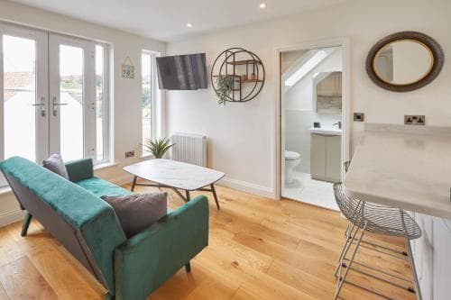 Host & Stay - The Birds Nest Apartment Image 6